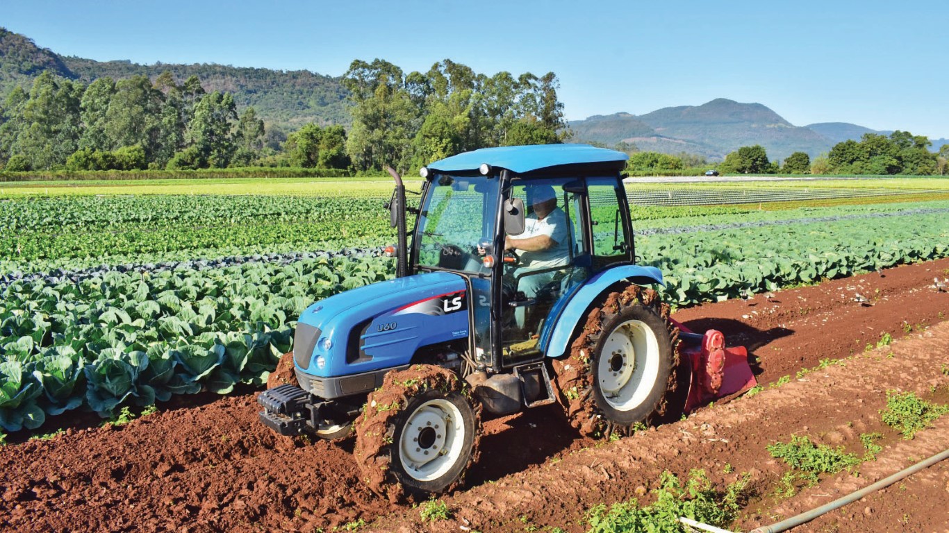 Trator que será apresentado pela LS Tractor na Hortitec 2025