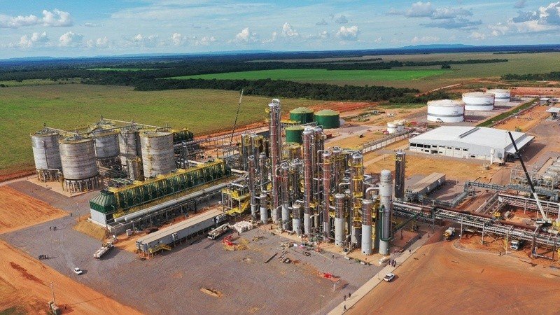 Indústria de etanol de milho da 3tentos em Porto Alegre do Norte (MT), com estrutura industrial moderna em operação, silos e instalações produtivas voltadas ao processamento de milho e produção de biocombustíveis no Vale do Araguaia.