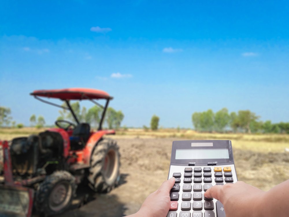 Estande do Sicredi na feira AgroBrasília 2026 oferecendo linhas de crédito rural no Distrito Federal.