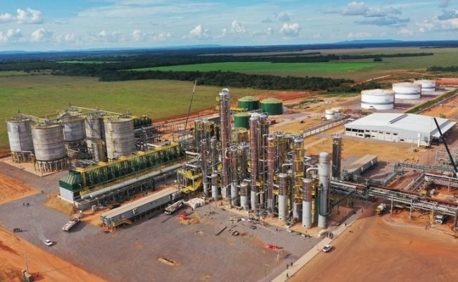 Indústria de etanol de milho da 3tentos em Porto Alegre do Norte (MT), com estrutura industrial moderna em operação, silos e instalações produtivas voltadas ao processamento de milho e produção de biocombustíveis no Vale do Araguaia.