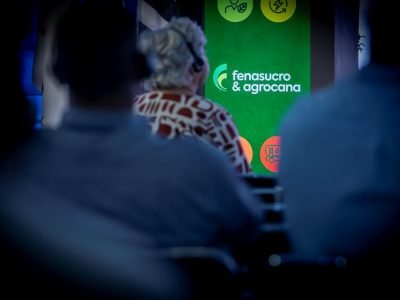 Evento Fenasucro & Agrocana destacando o programa Combustível do Futuro, com foco na transição energética no Brasil, produção de biocombustíveis e avanço da matriz energética limpa e autossuficiente.
