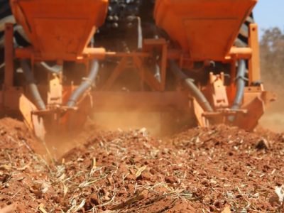 Utilização de adubos orgânicos, condicionadores de solo e bioestimulantes