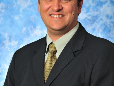 André Moraes graduou-se engenheiro agrônomo na Escola Superior de Agricultura Luiz de Queiroz (ESALQ/USP). Cursou ainda mestrado em Fitotecnica pela mesma ESALQ e MBA em Gestão Estratégica e Econômica de Negócios na Fundação Getúlio Vargas " FGV/Campinas (SP).