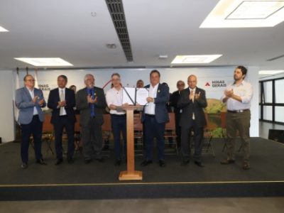 Acordo-de-Regularizacao-Fundiaria-assinado-Telefone