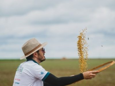 BIOTROP-Rally-da-Safra-que-mapeia-o-cultivo-de-soja-e-milho-nas-principais-regioes-produtoras-FOTO-RALLY-DA-SAFRA-Telefone