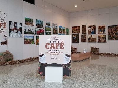 Exposição artística no boulevard shopping