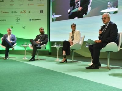 Especialistas do painel "A indústria que revoluciona o Agro" da edição histórica de 25 anos do Congresso Brasileiro do Agronegócio
Crédito foto: Gerardo Lazzari