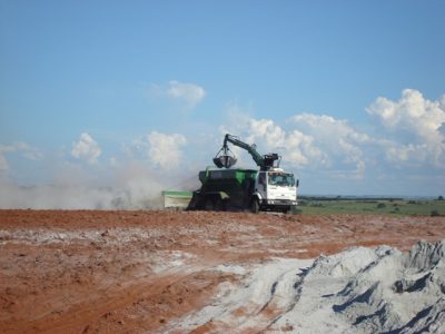 Foto-01-Calagem-estimula-enraizamento-do-milho-Crédito-Nutrion