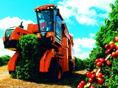 Colheita do Café mecanizada - Foto: Jacto