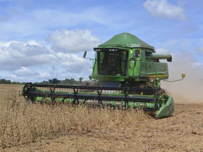 A regulagem da colheitadeira é fator essencial para manter a qualidade do grão - Foto: Divulgação