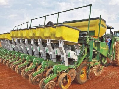 Máquina agricola - Foto: Fotos: J. Assy