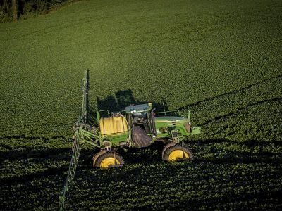 Máquina agrícola - Créditos: shurtterstock