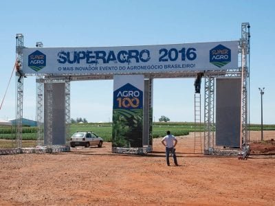 Montagem do Superagro2016, nesta segunda-feira, pela manhã - Montagem do Portal