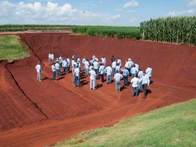 Montagem do auditório subterrâneo para o  Superagro2016