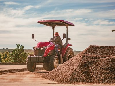 trator apresentado pela yanmar na hortitec 2025