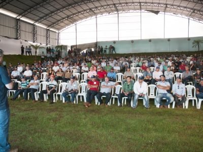 Vários auditórios cheios