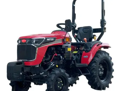 Trator AGT-20 da Agritech exposto na Expocafé 2026 para mecanização da cafeicultura em áreas adensadas.