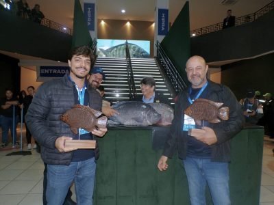 Campeões do Concurso de Tilápia Minas Gerais durante a Aquishow Brasil 2025