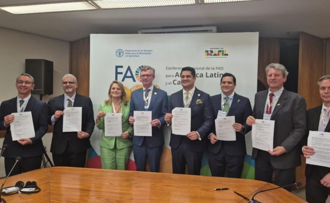 O documento foi assinado no Itamaraty por representantes da Embrapa e do Equador
/ Photo: Maria Clara Guaraldo