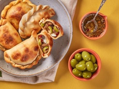 Azeitonas em pratos típicos regionais brasileiros