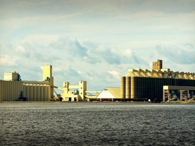 grain-elevators-170210_640