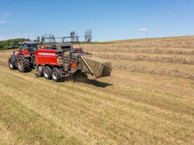 Enfardadora MF 2234 prismática: produz fardos gigantes de até 3 metros