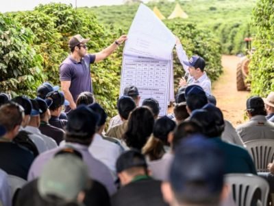 Edição mineira do evento acontece nos dias 20 e 21 de maio e reúne produtores para demonstrações práticas e atualização técnica em cafeicultura. Inscrições em breve (Foto: Divulgação)