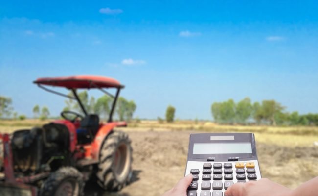 Estande do Sicredi na feira AgroBrasília 2026 oferecendo linhas de crédito rural no Distrito Federal.