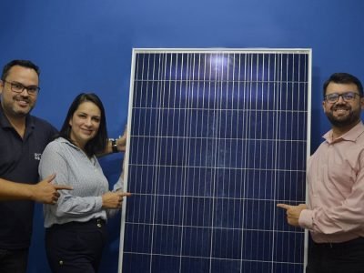 Sócios da Entec Solar: empresa iniciou no segmento rural com sistemas híbridos de painéis solares unidos a geradores a diesel.